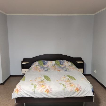 Проспект Миру 35 Apartment Krivoi Rog Exterior foto